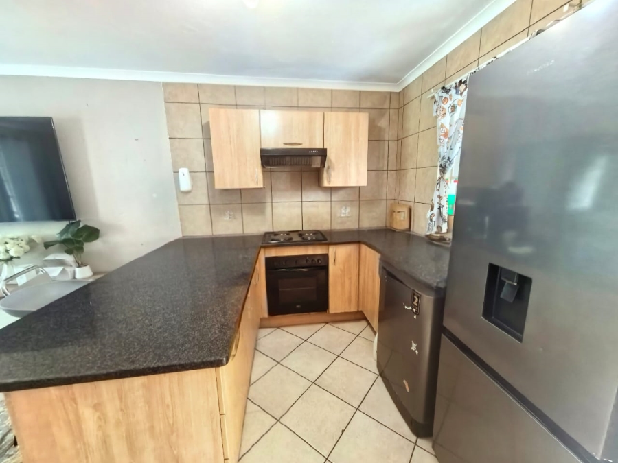 2 Bedroom Property for Sale in Waterval East North West